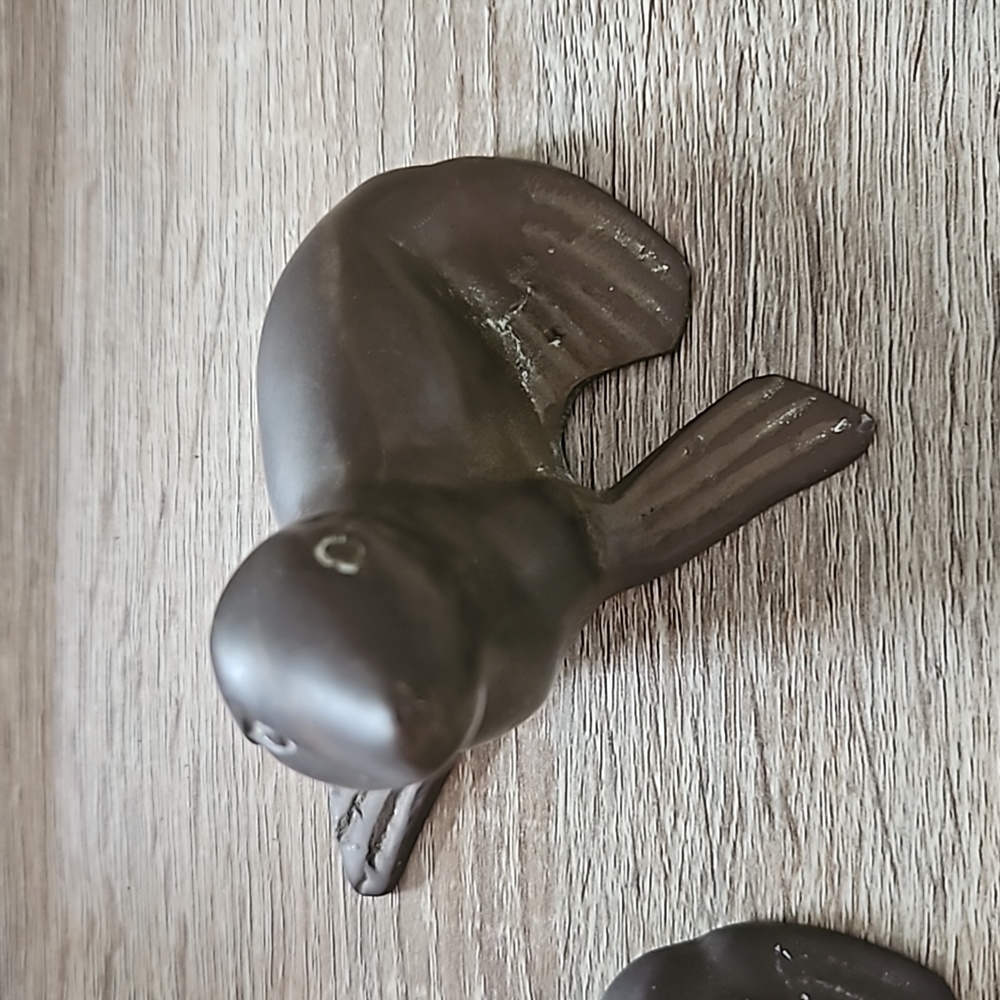 Set of Mother and Baby Sea Lions Paper Weight or Office Decor - Picture 3 of 7